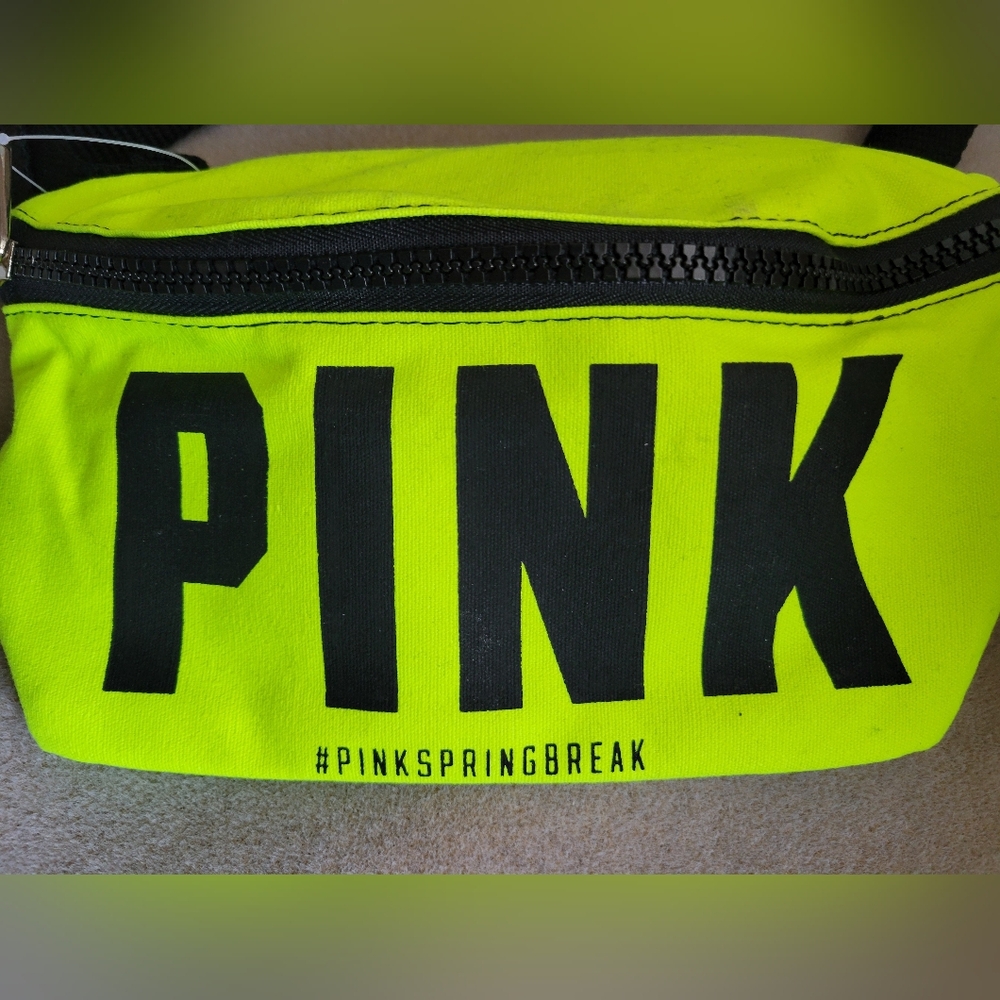 VSPink belt bag NEW, zipper close, adjustable, belt bag, fanny pack